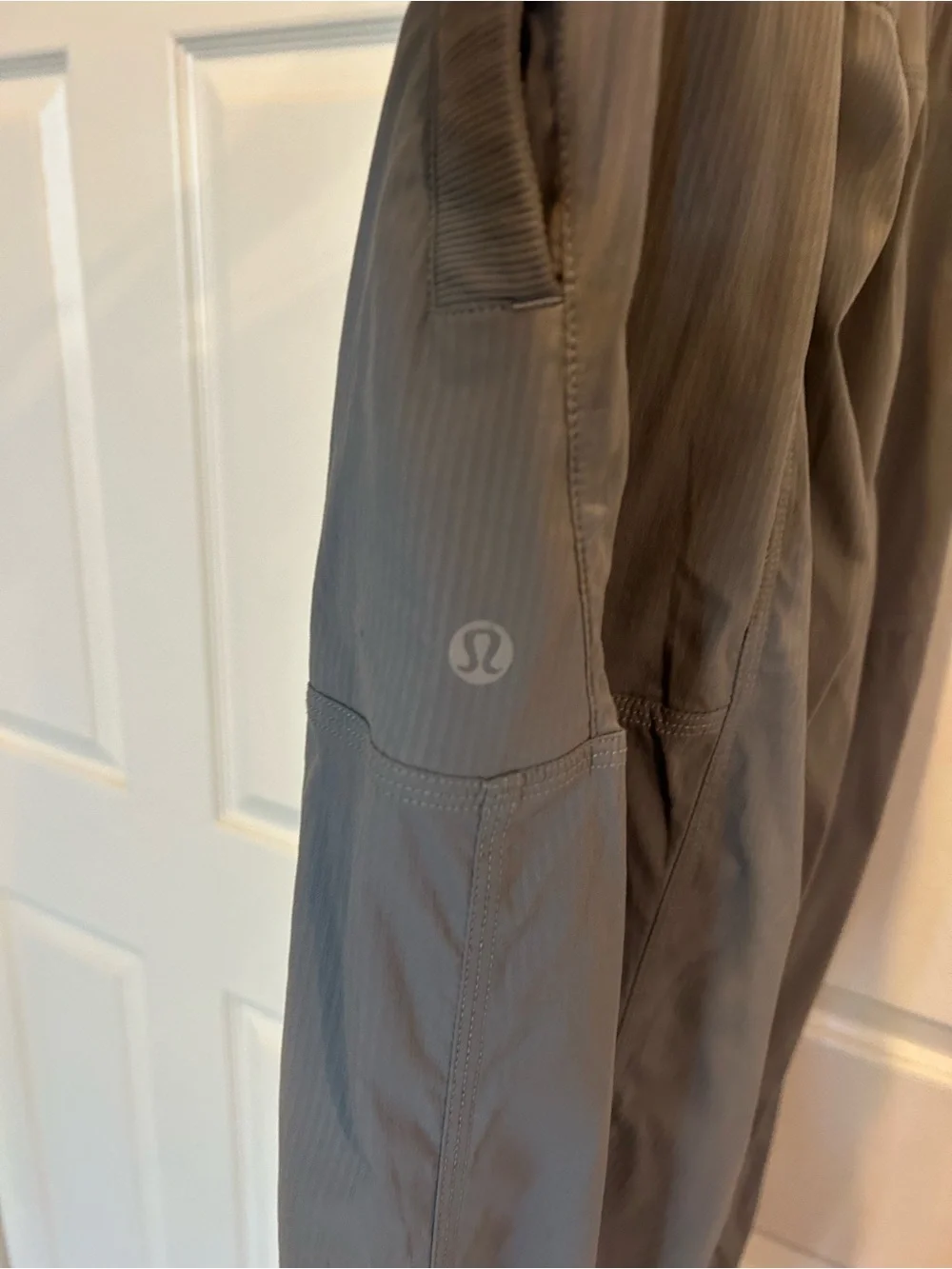 Lululemon Sz 8 regular, Dance Studio pants, EUC - Picture 6 of 7